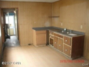 127 N Church St, Hazleton, PA 18201 - photo 4