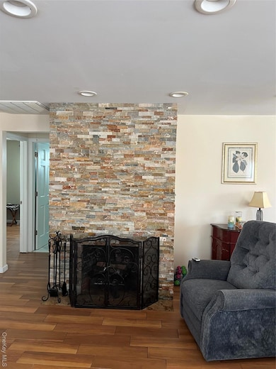 615 W Walnut St, Long Beach, NY 11561 - photo 5