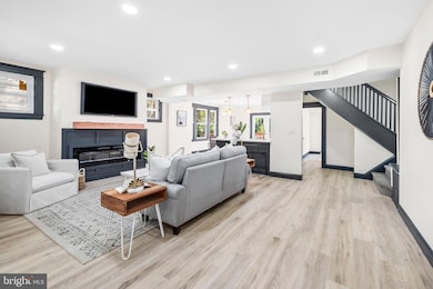 5809 Clover Rd, Baltimore, MD 21215 - photo 4