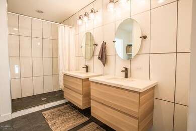 Master-Bathroom