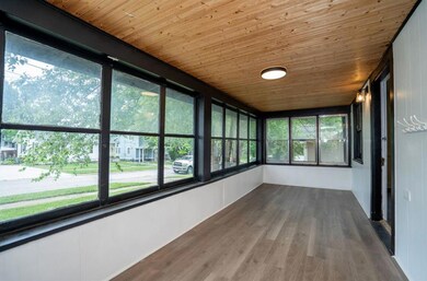 207 W 10th St S, Newton, IA 50208 - photo 3