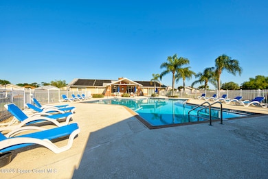 South Oaks community pool