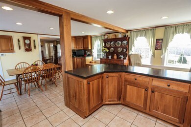 82 Newton Rd, Plaistow, NH 03865 - photo 4