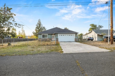 3126 Cortez St, Klamath Falls, OR 97601 - photo 2