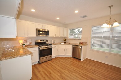 4008 Cedarwood Dr, Pearland, TX 77584 - photo 3