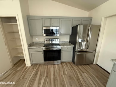 9009B343-8707-44ED-9EC6-4A0F86353221