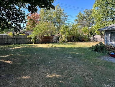 2216 Middlebelt Rd, West Bloomfield, MI 48324 - photo 6