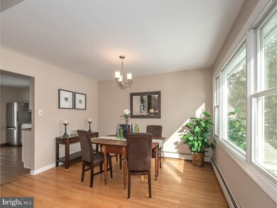 2217 Carol Ln, Norristown, PA 19401 - photo 4