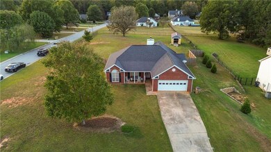 1016 Easy St, Winder, GA 30680 - photo 4