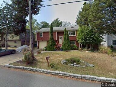 124 King Phillip St, Portsmouth, RI 02871 - photo 3