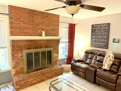 Living room Fireplace