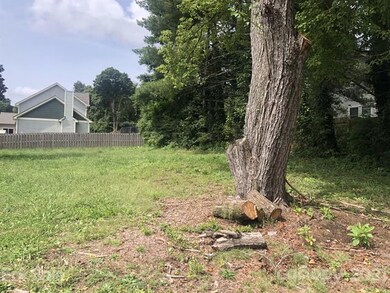 395 Brooklyn Rd, Asheville, NC 28803 - photo 2