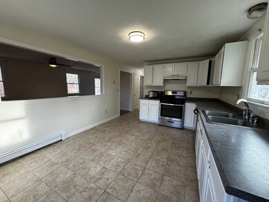 18 Grove St unit 18, Plainville, MA 02762 - photo 3