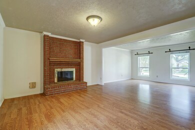 8122 Pine Falls Dr, Houston, TX 77095 - photo 4