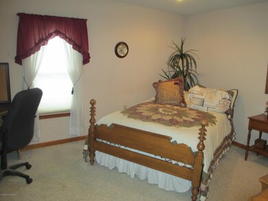 1424 Short Ave, Scranton, PA 18508 - photo 6