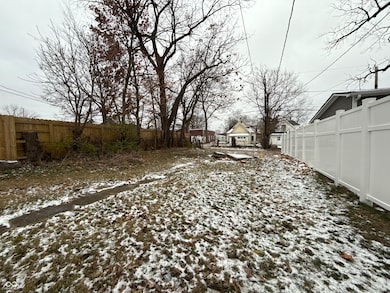 1041 W 27th St, Indianapolis, IN 46208 - photo 3