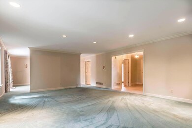 5689 Notre Dame Place unit 7, Columbus, OH 43213 - photo 4