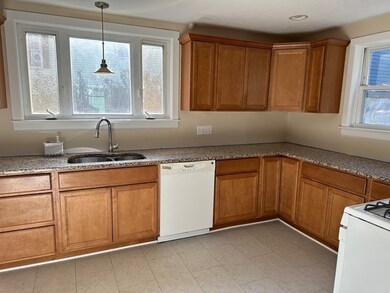 107 Beaconsfield Rd, Worcester, MA 01602 - photo 5