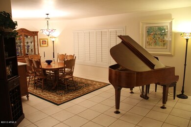 Entry Dining