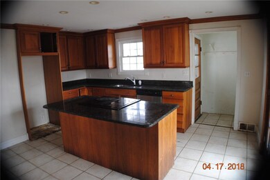 629 Gaskill St, Blackstone, MA 01504 - photo 2