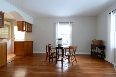 116 S Buell Ave, Aurora, IL 60506 - photo 6