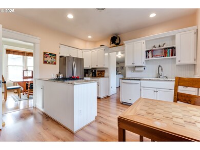 1888 Lincoln St, Eugene, OR 97401 - photo 7