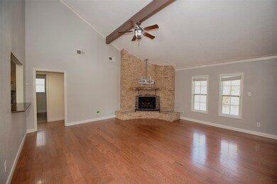 220 E Castle Harbour Dr, Friendswood, TX 77546 - photo 6