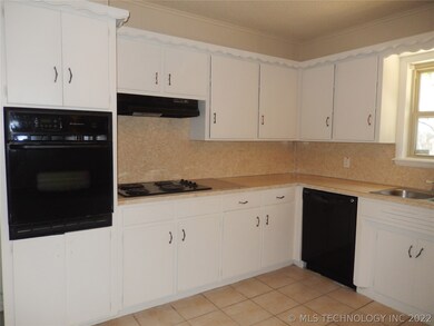 1713 S 1st St, Broken Arrow, OK 74012 - photo 5