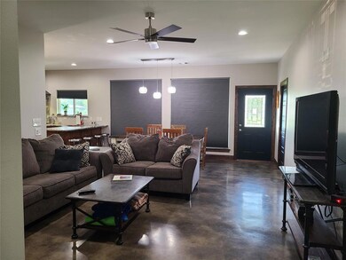 401 Augustus St, Trenton, TX 75490 - photo 3