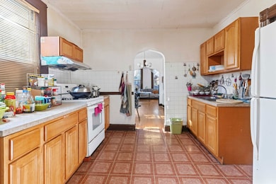 318 W 24th Place, Chicago, IL 60616 - photo 4