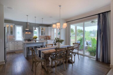 kitchen/dining area