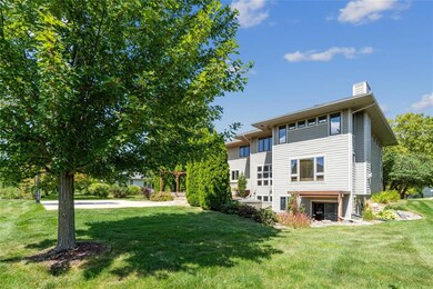 9524 Wickham Dr, Johnston, IA 50131 - photo 3