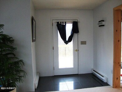 102 Whipple Tree Ln, Hawley, PA 18428 - photo 2