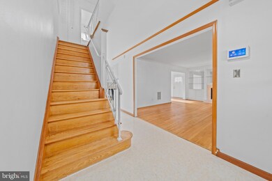 7205 Longbranch Dr, New Carrollton, MD 20784 - photo 2