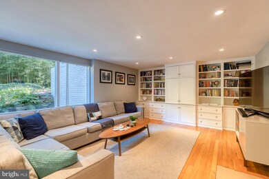 6519 Lakeview Dr, Falls Church, VA 22041 - photo 7