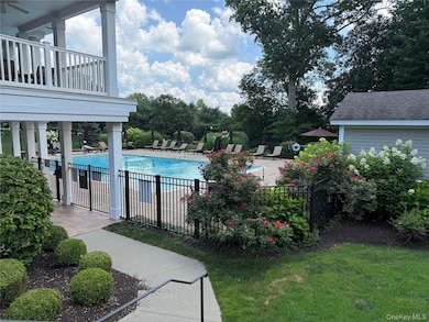 18 Pritchard Ct, Fishkill, NY 12524 - photo 4