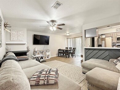 1115 Baker Dr, Tomball, TX 77375 - photo 3