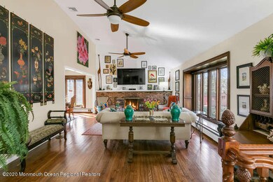 10 Old Farm Rd Colts Neck NJ-small-005-0