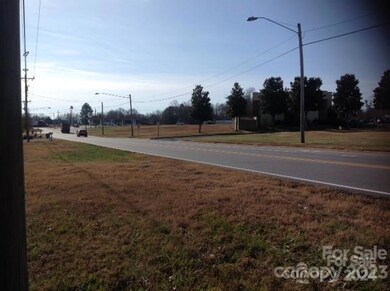 2009 E Marion St, Shelby, NC 28152 - photo 5