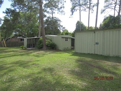 711 NW 4th St, Carrabelle, FL 32322 - photo 2
