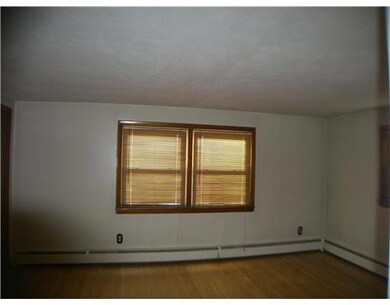 Living Room. Hardwood floors
