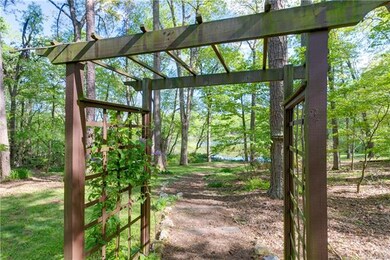 11821 Bridgeforth Mill Dr, Amelia Court House, VA 23002 - photo 4