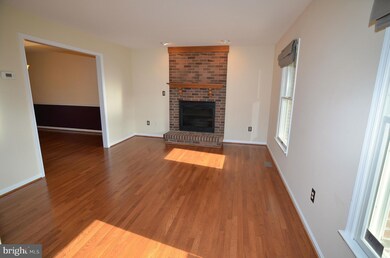 100 Spruce Ln, Annapolis, MD 21403 - photo 4