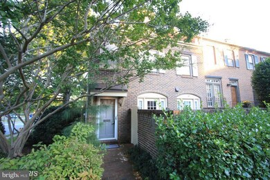 1229 Michigan Ct, Alexandria, VA 22314 - photo 2