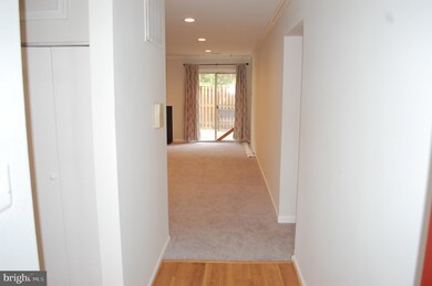 16318 Taconic Cir, Dumfries, VA 22025 - photo 3