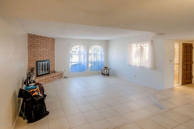 9 Living Room photo d_preview