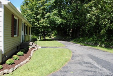 144 Reichards Farm Rd, Poestenkill, NY 12140 - photo 3