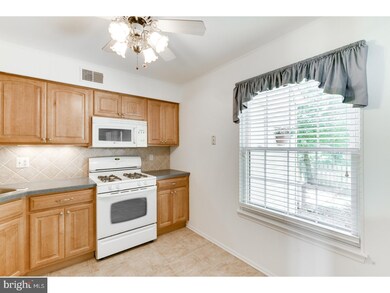 28 Tynemouth Ct, Trenton, NJ 08691 - photo 4