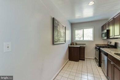 203 Skyhill Rd unit 3, Alexandria, VA 22314 - photo 4