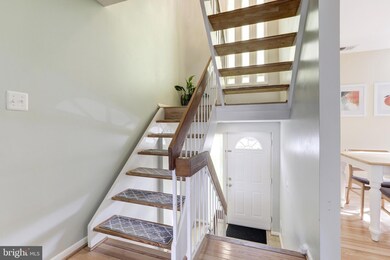 9532 Miranda Ct, Fairfax, VA 22031 - photo 7